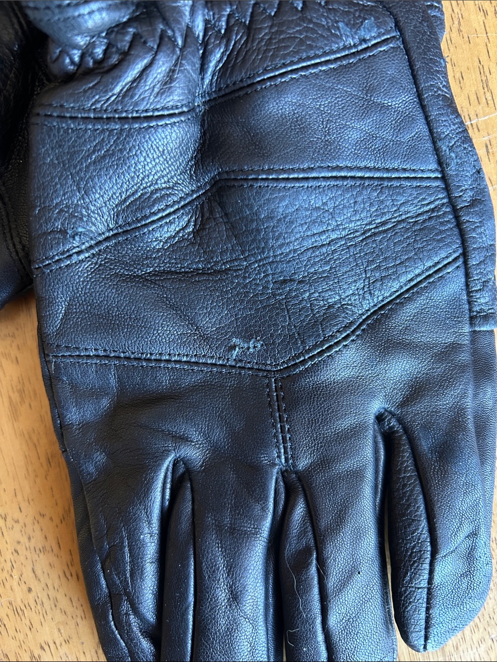 3M Thinsulate Black Winter Gloves Insulated and Durable - Picture 2 of 5
